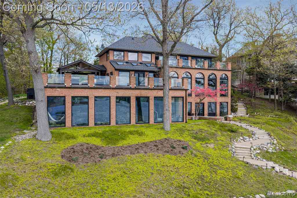 Homes For Sale - 1789 Blue Heron Court <br/> Bloomfield Hills, MI 48302