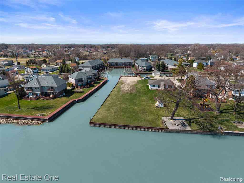 Condo For Sale - 47630 Lorie Lane <br/> New Baltimore, MI 48047