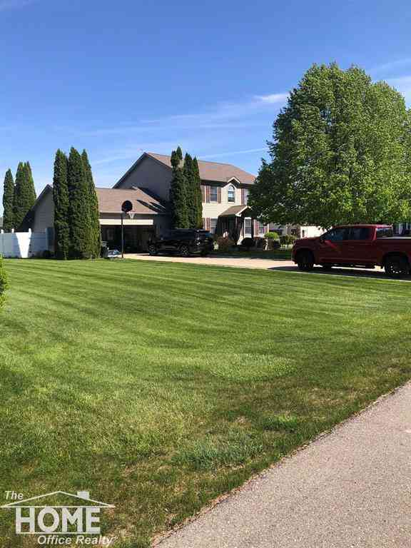 Homes For Sale - 2267 N Burning Tree Circle <br/> Owosso, MI 48867