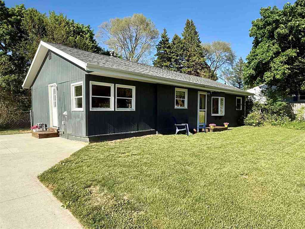 Homes For Sale - 136 W Elizabeth Street <br/> Alma, MI 48801