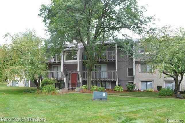 Condo For Rent - 29880 12 Mile Rd   #812<br/> Farmington Hills, MI 48334