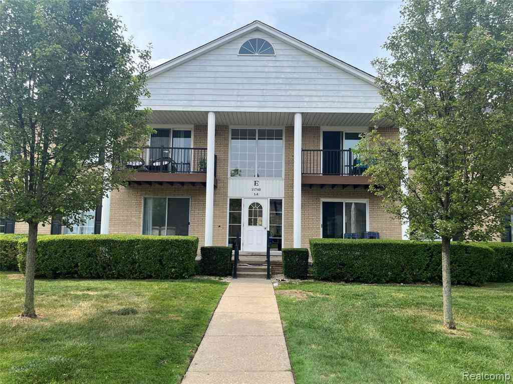 Condo For Sale - 11740 Seaton Drive  #4<br/> Sterling Heights, MI 48312