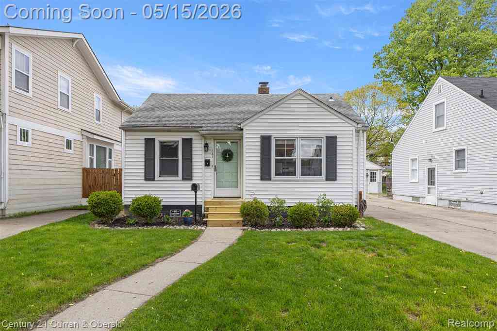Homes For Sale - 131 N Altadena Avenue <br/> Royal Oak, MI 48067