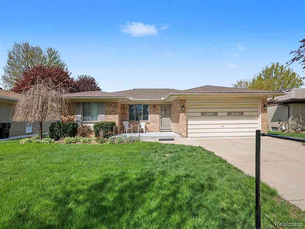Homes For Sale - 39629 Edgemont Drive <br/> Sterling Heights, MI 48310