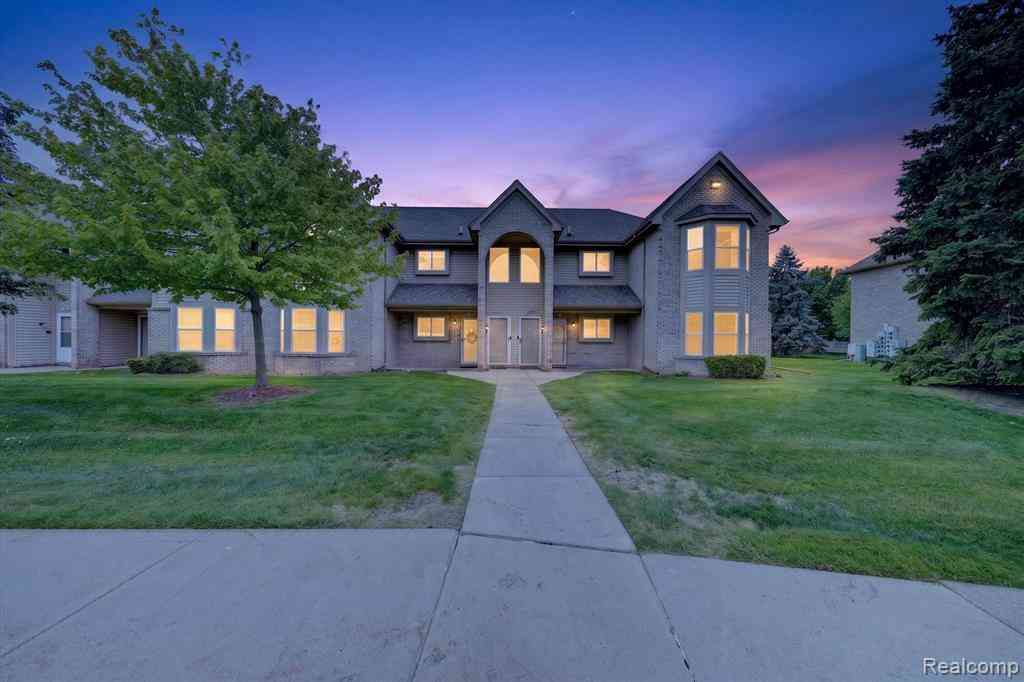 Condo For Sale - 44393 Sunnyside Drive  #38<br/> Sterling Heights, MI 48313