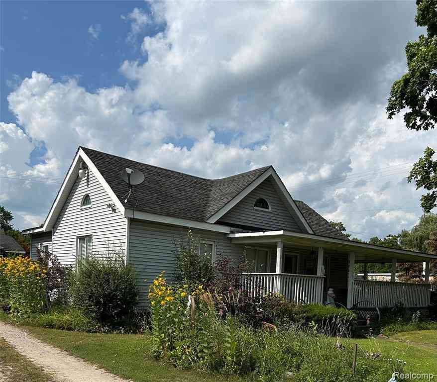 Homes For Sale - 1429 E Caro Road <br/> Tuscola County, Caro, MI 48723
