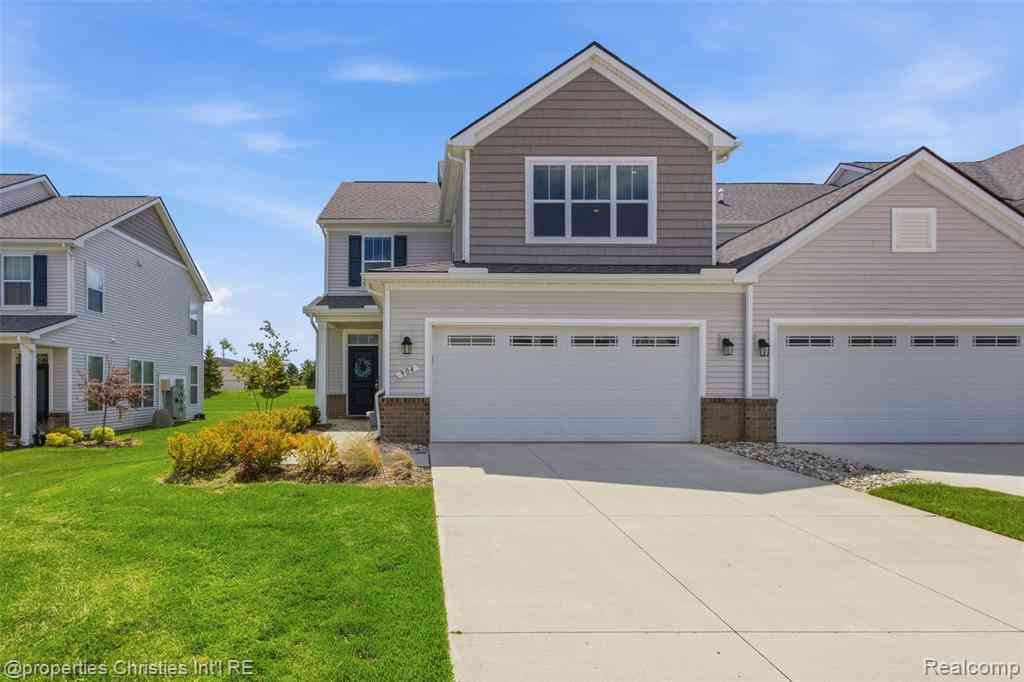 Condo For Sale - 904 Salt Springs Drive <br/> Saline, MI 48176