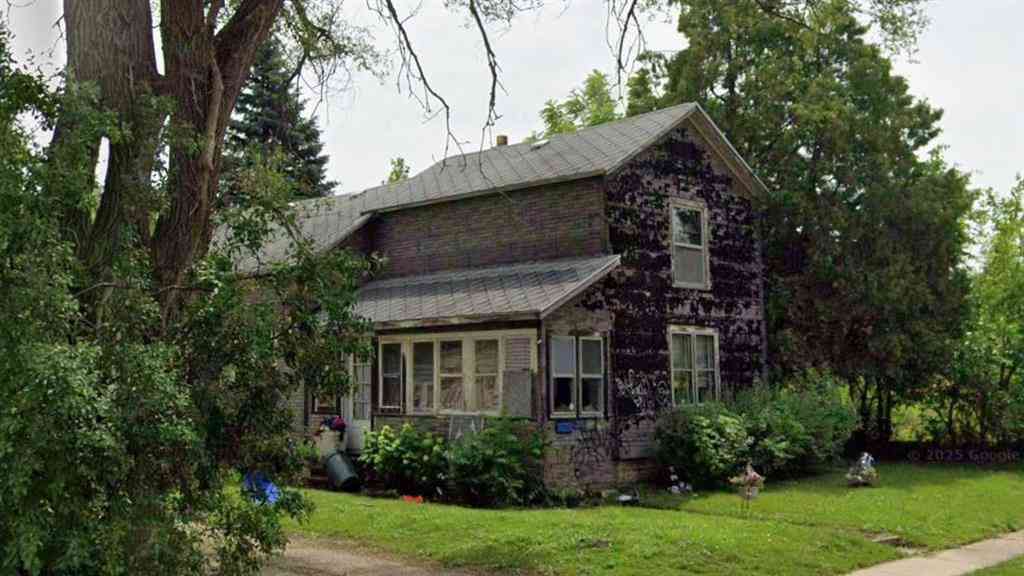 Homes For Sale - 1709 Fenton Road <br/> Flint, MI 48507