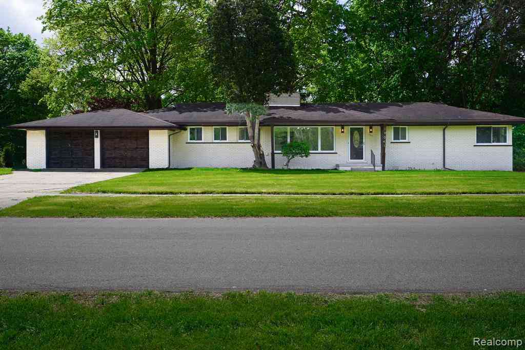 Homes For Sale - 19041 Bungalow Drive <br/> Lathrup Village, MI 48076
