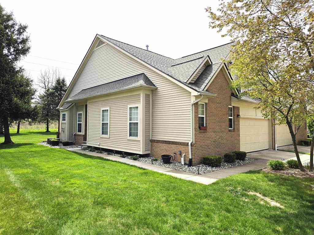 Condo For Sale - 5364 Pine Needle Drive <br/> Grand Blanc, MI 48439