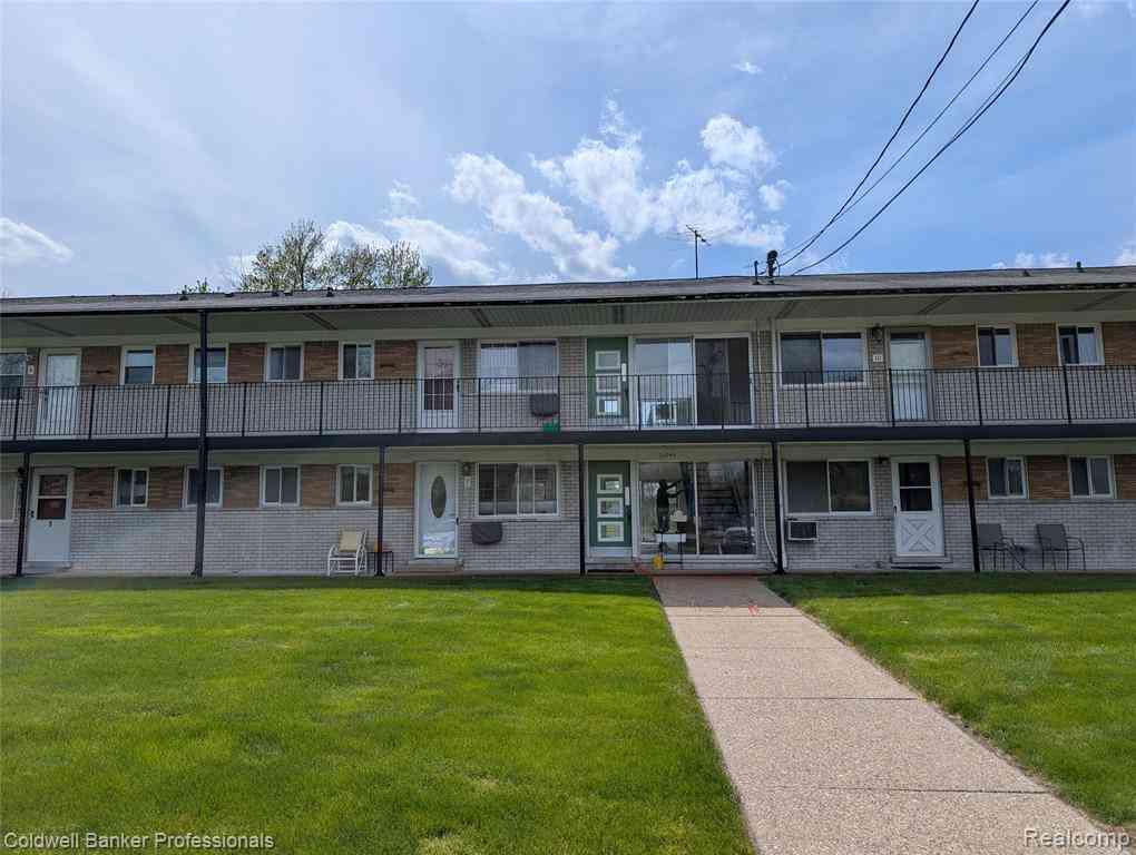 Condo For Sale - 26945 Milford   #8<br/> South Lyon, MI 48178