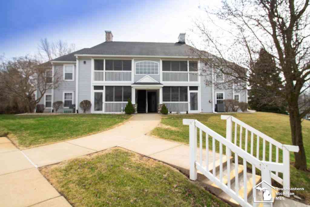 Condo For Sale - 795 W Barrington Court <br/> Jackson County, Jackson, MI 49203