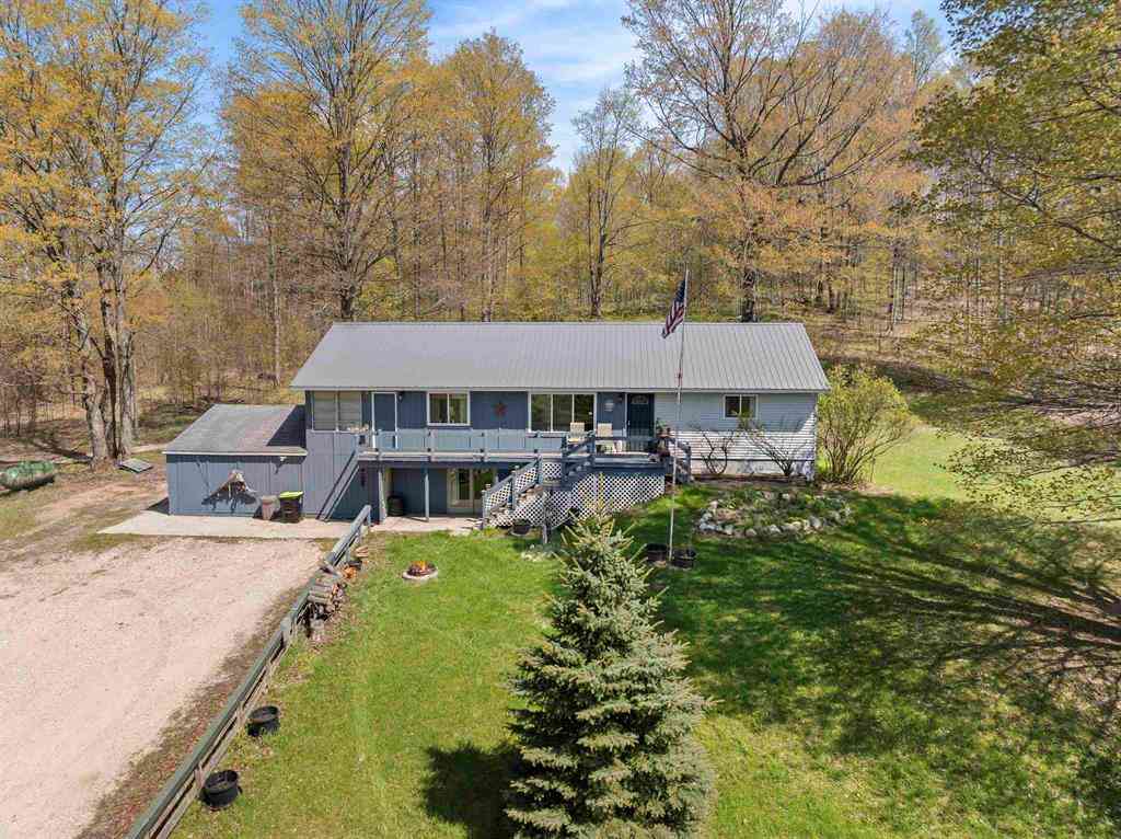 Homes For Sale - 14481 Viaduct Road <br/> Copemish, MI 49625