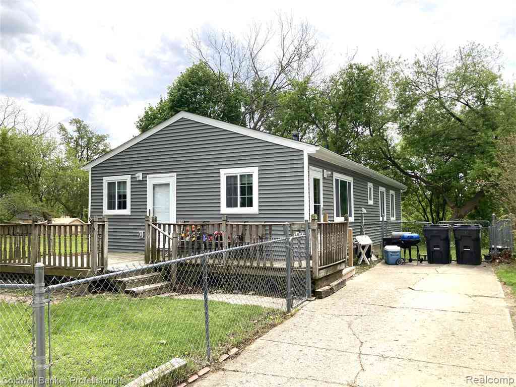 Homes For Sale - 63 Parkdale Avenue <br/> Pontiac, MI 48340