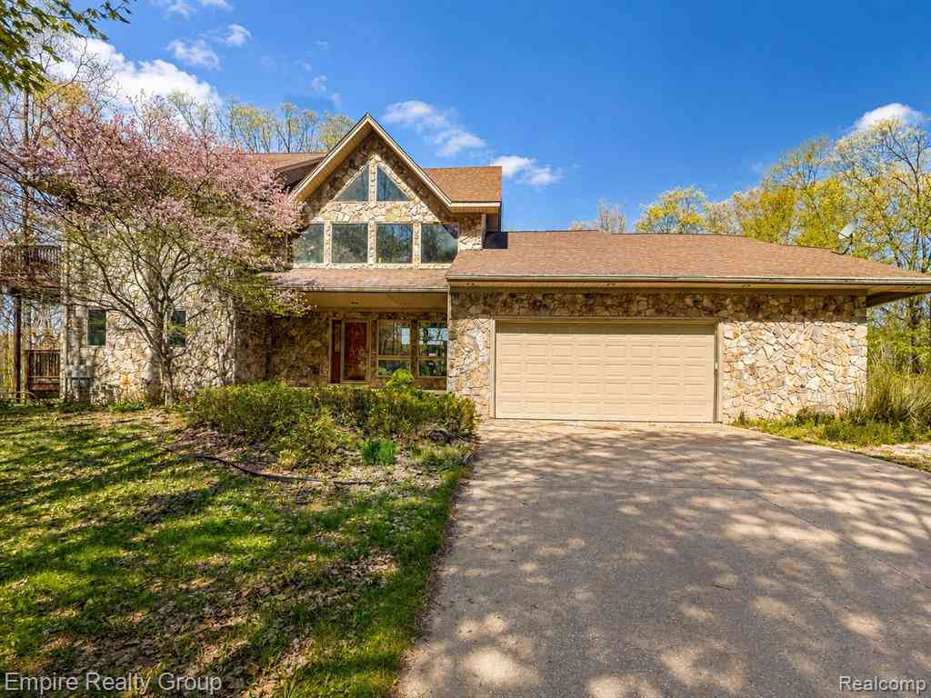 Homes For Sale - 2111 Oak Terrace <br/> Ortonville, MI 48462