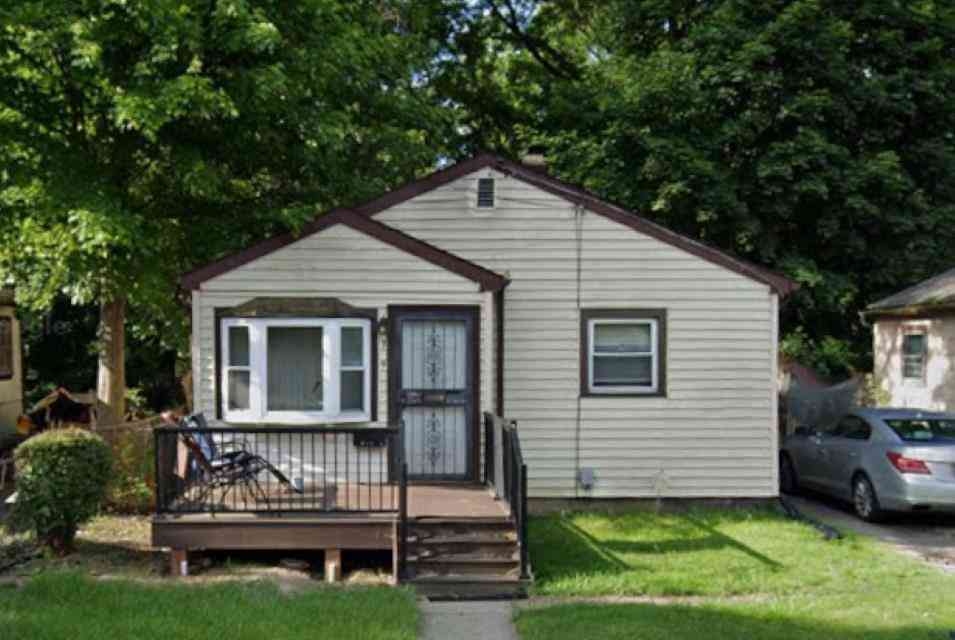 Homes For Sale - 309 W Ruth Avenue <br/> Flint, MI 48505