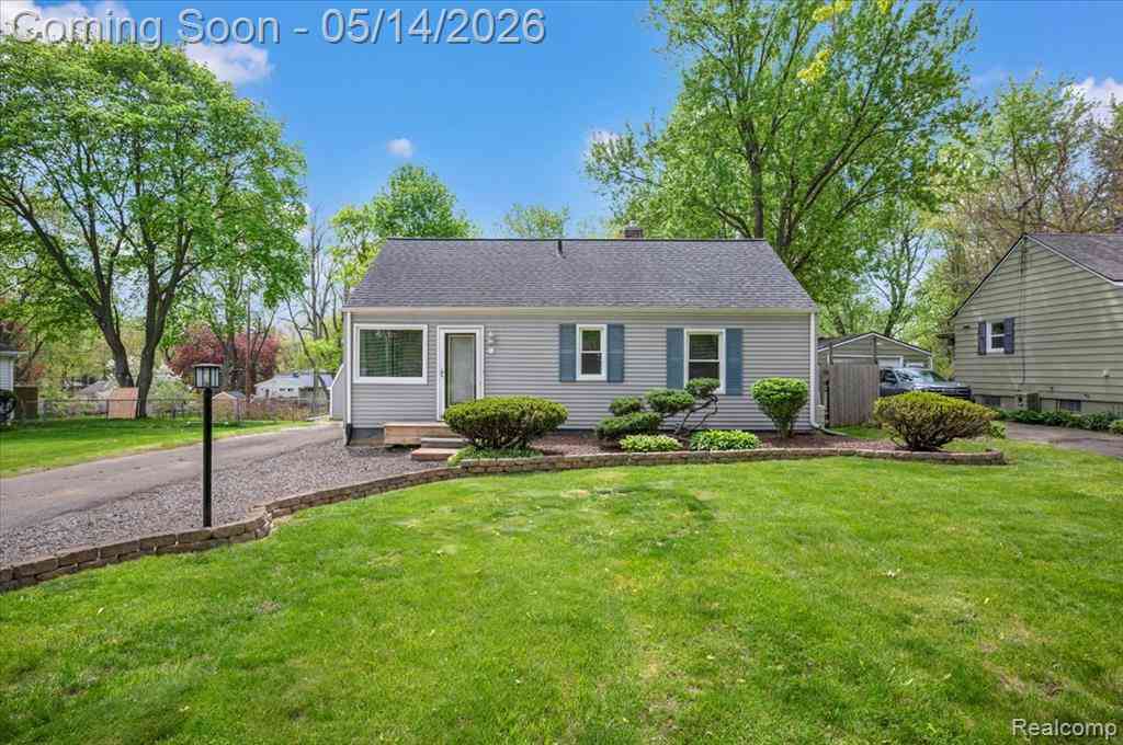 Homes For Sale - 134 Glanworth Street <br/> Lake Orion, MI 48362