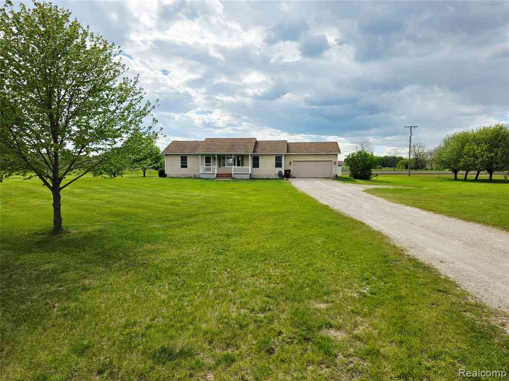 Homes For Sale - 10423 Fowlerville Road <br/> Fowlerville, MI 48836