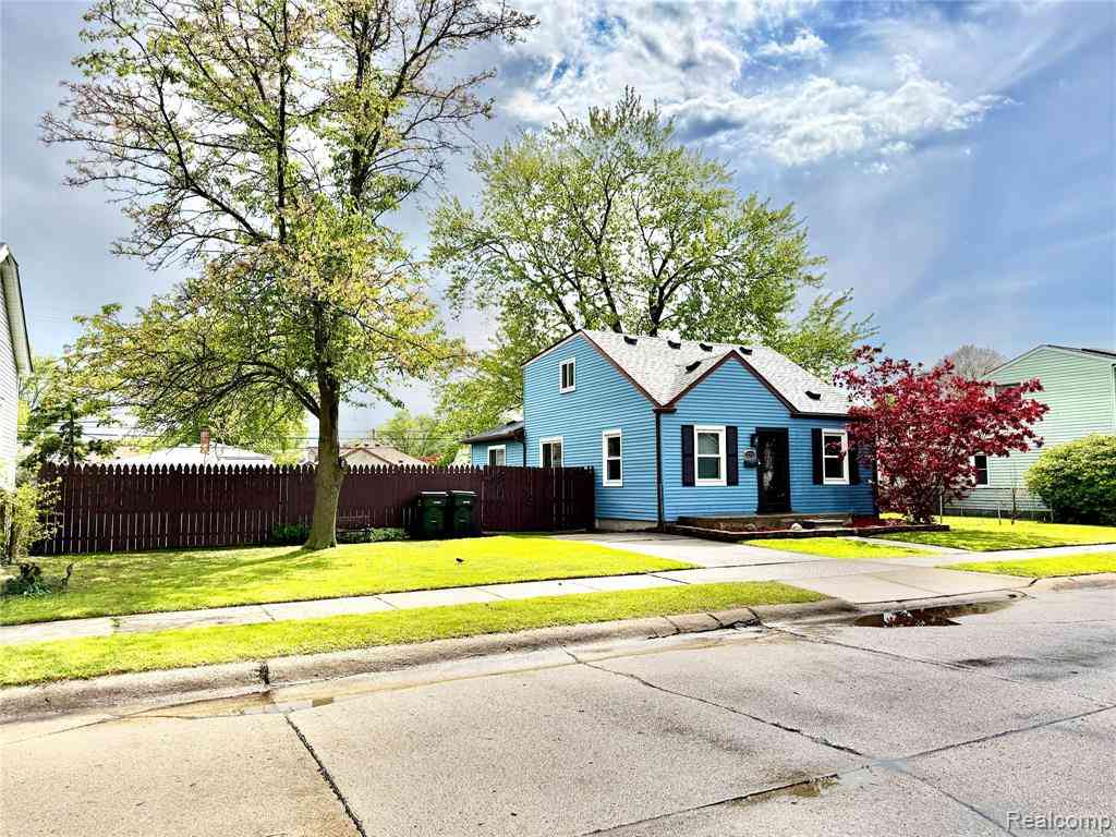Homes For Sale - 21732 Rosedale Street <br/> Saint Clair Shores, MI 48080