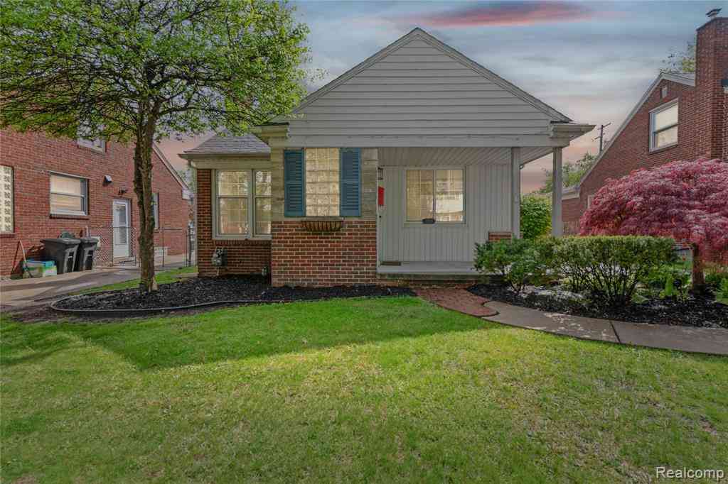 Homes For Sale - 21610 Prestwick Avenue <br/> Harper Woods, MI 48225
