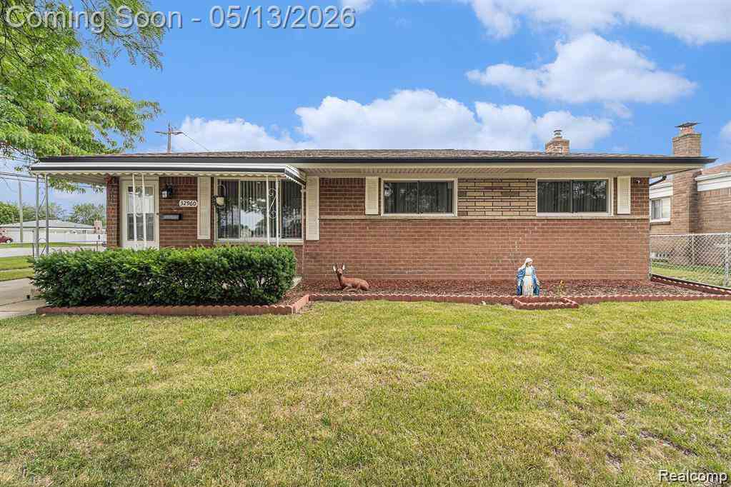 Homes For Sale - 32960 Oakview Drive <br/> Warren, MI 48092