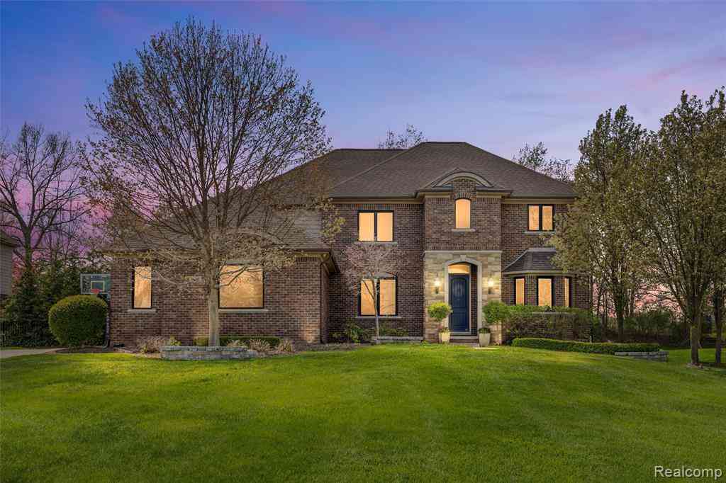 Homes For Sale - 2862 Bay Hill Court <br/> Oakland, MI 48363
