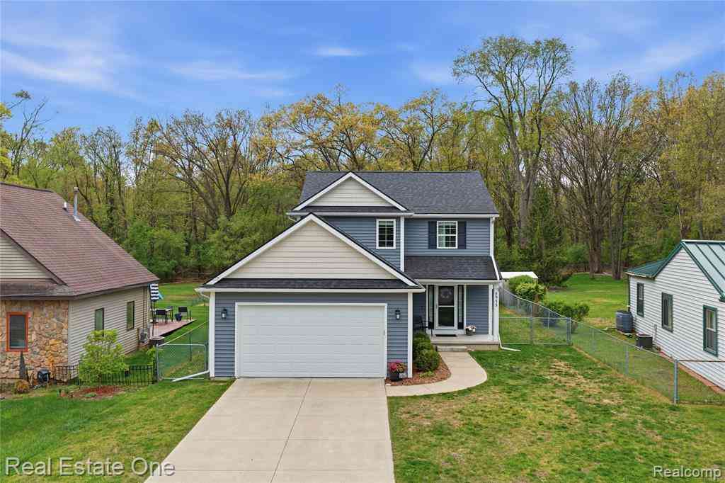 Homes For Sale - 8915 Gittins Street <br/> Commerce Twp, MI 48382
