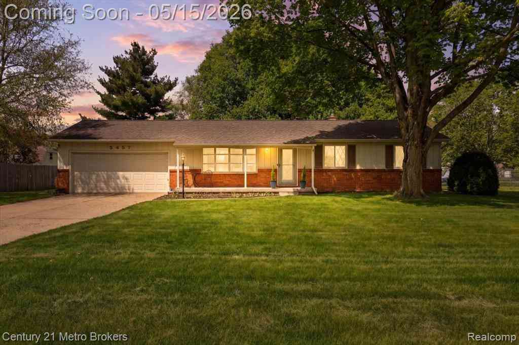 Homes For Sale - 5457 N Seymour Road <br/> Flushing, MI 48433