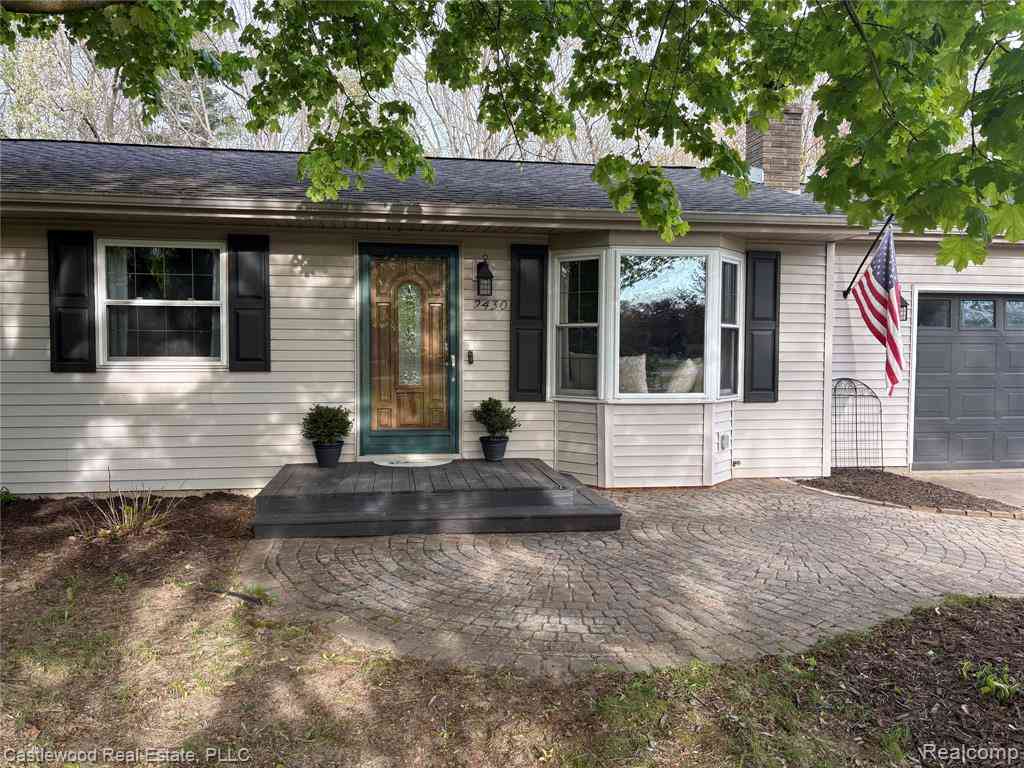 Homes For Sale - 2430 Virginia Park Drive <br/> Lapeer, MI 48446