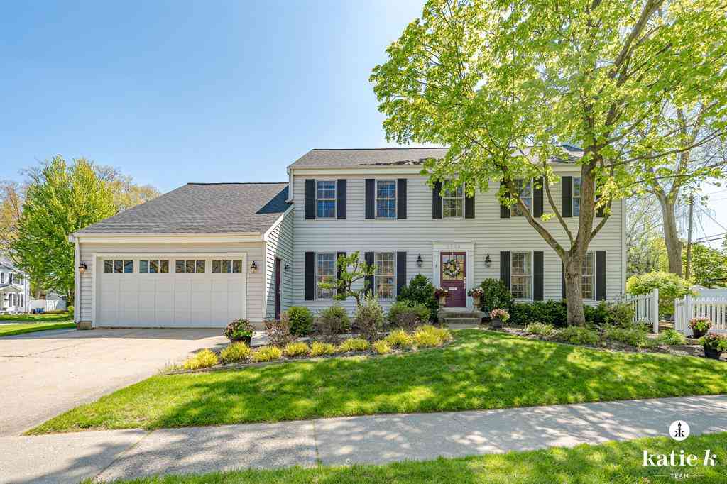 Homes For Sale - 2538 Beechwood Drive Se SE<br/> Kent County, East Grand Rapids, MI 49506