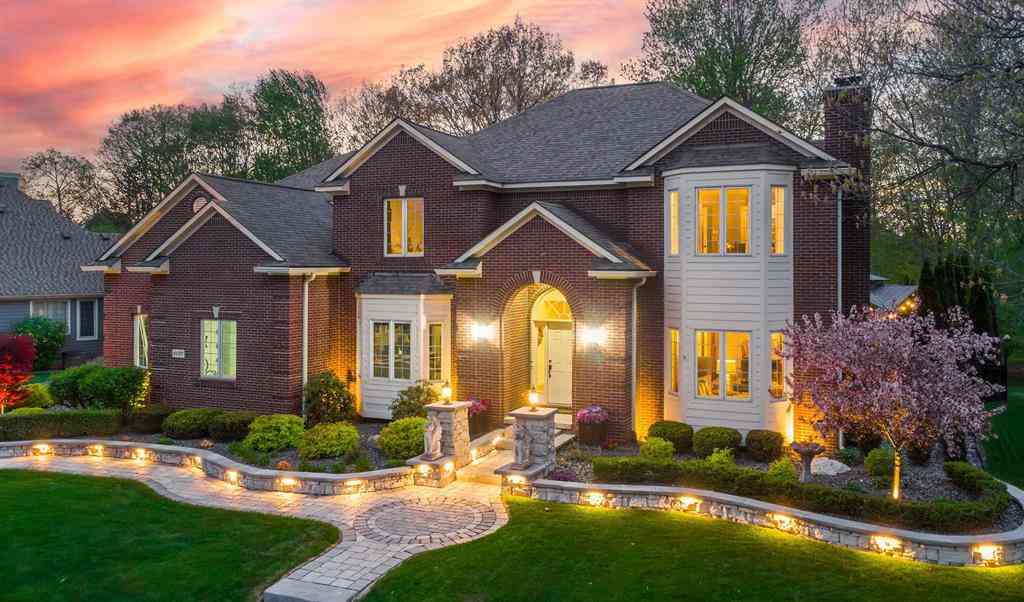 Homes For Sale - 6137 Brookstone Lane <br/> Grand Blanc, MI 48439