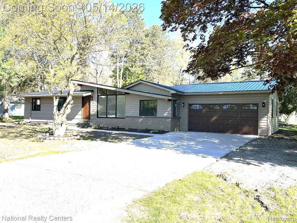 Homes For Sale - 10197 Dar Lane <br/> Genesee County, Goodrich, MI 48438