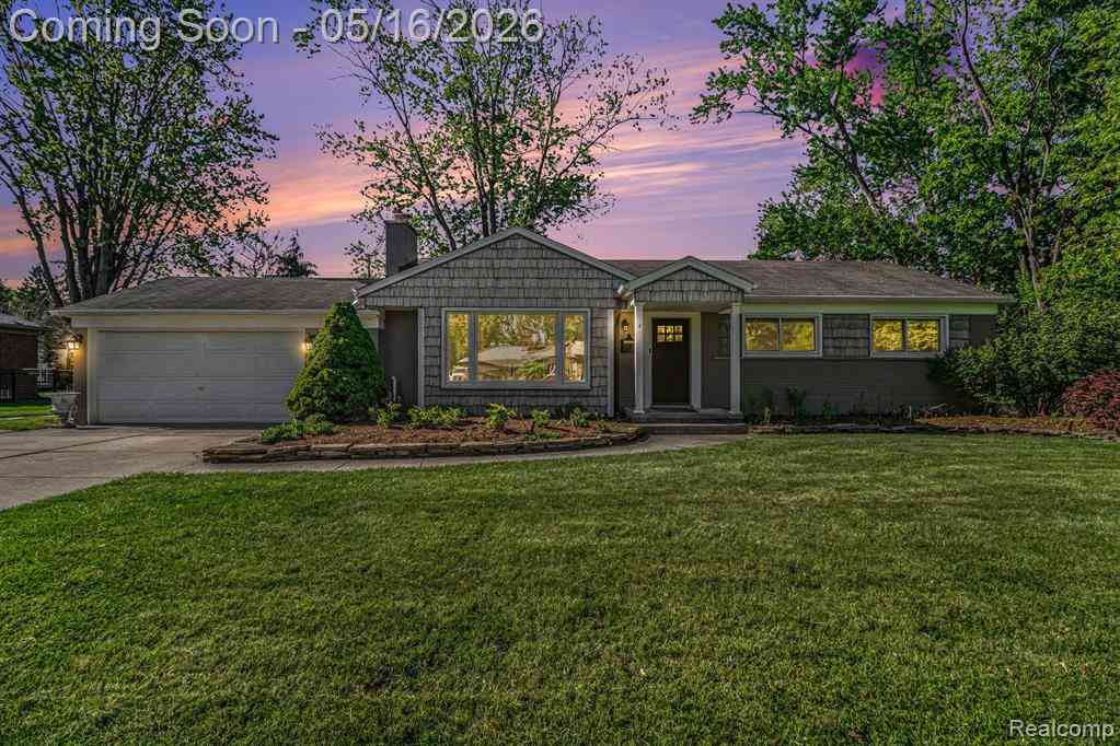 Homes For Sale - 16965 Reedmere Avenue <br/> Oakland County, Beverly Hills, MI 48025