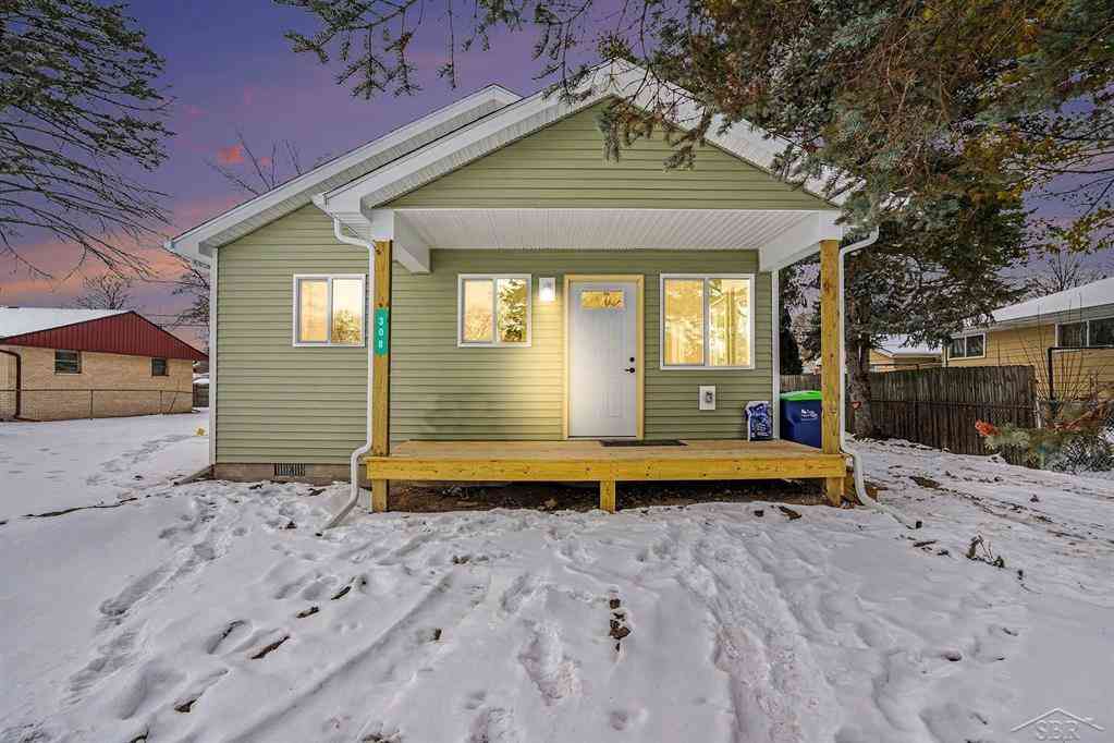 Homes For Sale - 220 S Sherman Street <br/> Bay City, MI 48708