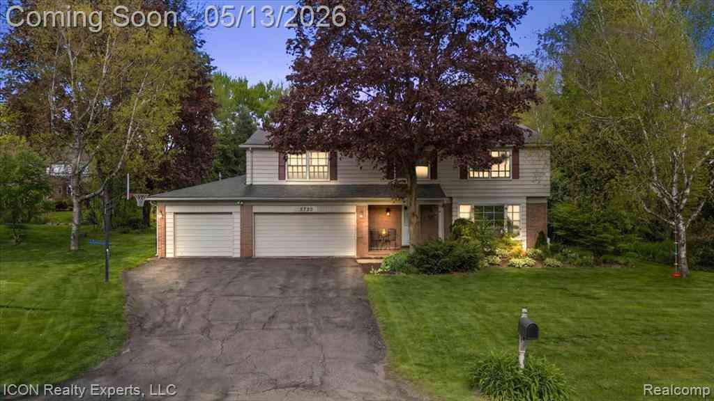 Homes For Sale - 2720 Bridle Road <br/> Bloomfield Hills, MI 48304