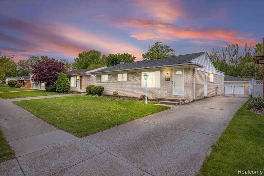 Homes For Sale - 39619 Peters Drive <br/> Canton, MI 48187