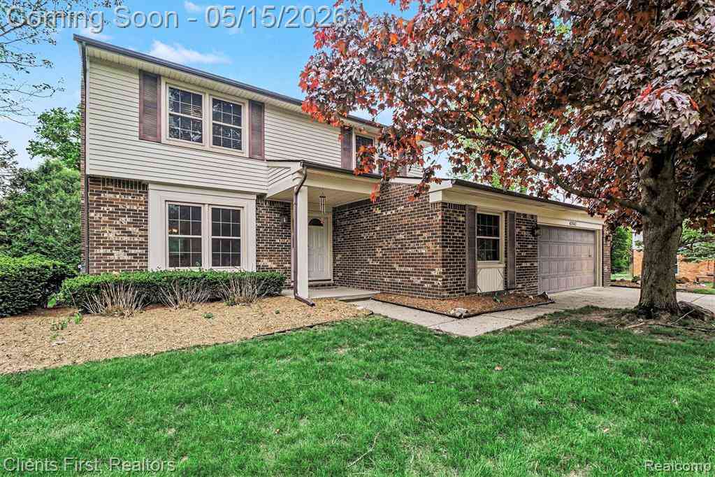 Homes For Sale - 42542 Knollwood Court <br/> Northville, MI 48168