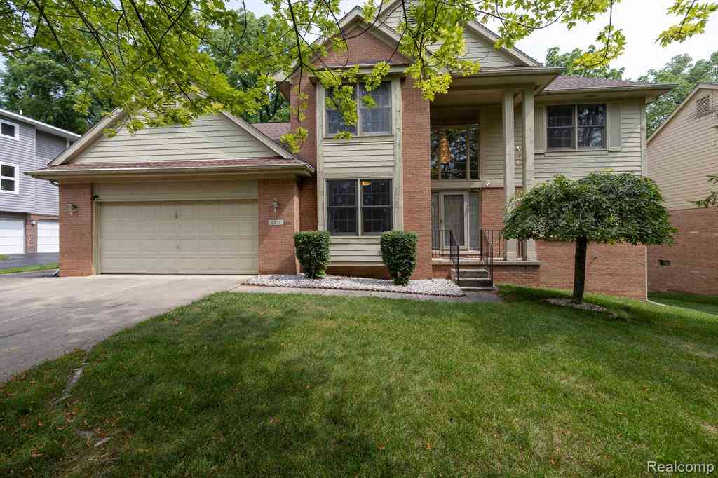 Homes For Sale - 6926 Alden Drive <br/> West Bloomfield, MI 48324