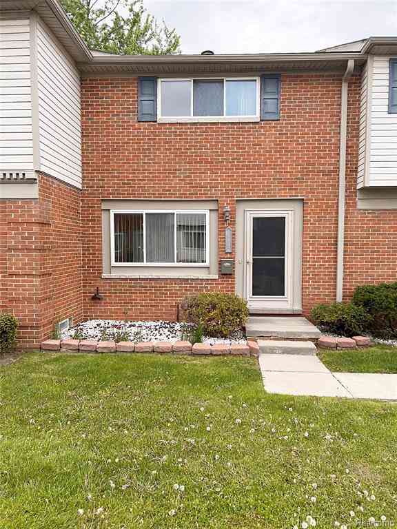 Condo For Sale - 25647 Salem   #102<br/> Roseville, MI 48066