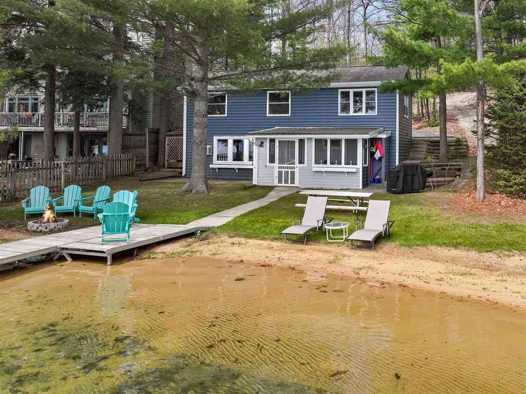 Homes For Sale - 489 Peninsula Trail <br/> Traverse City, MI 49696