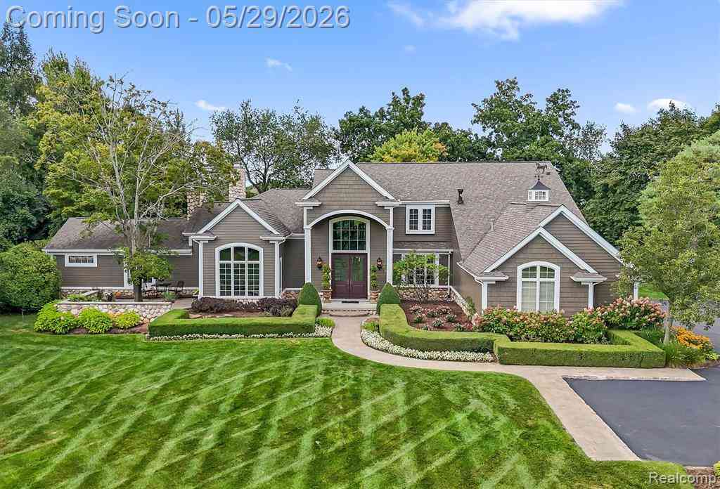 Homes For Sale - 864 Pine Needle Trail <br/> Rochester, MI 48306
