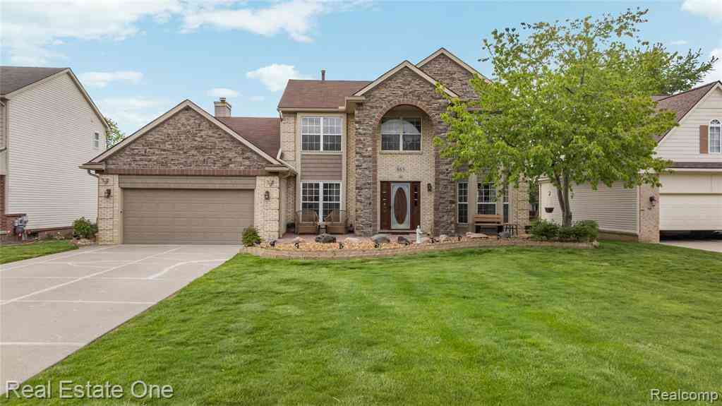 Homes For Sale - 865 Drakeshire Drive <br/> Commerce Twp, MI 48390