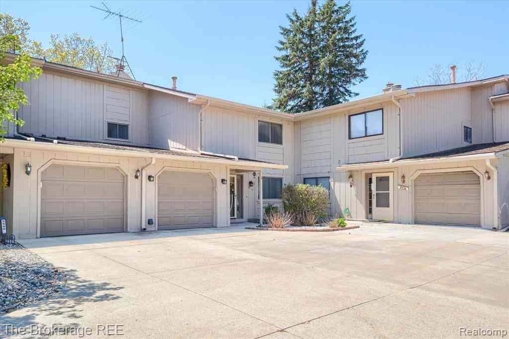 Condo For Sale - 9538 Fenhill Drive <br/> Grand Blanc, MI 48439