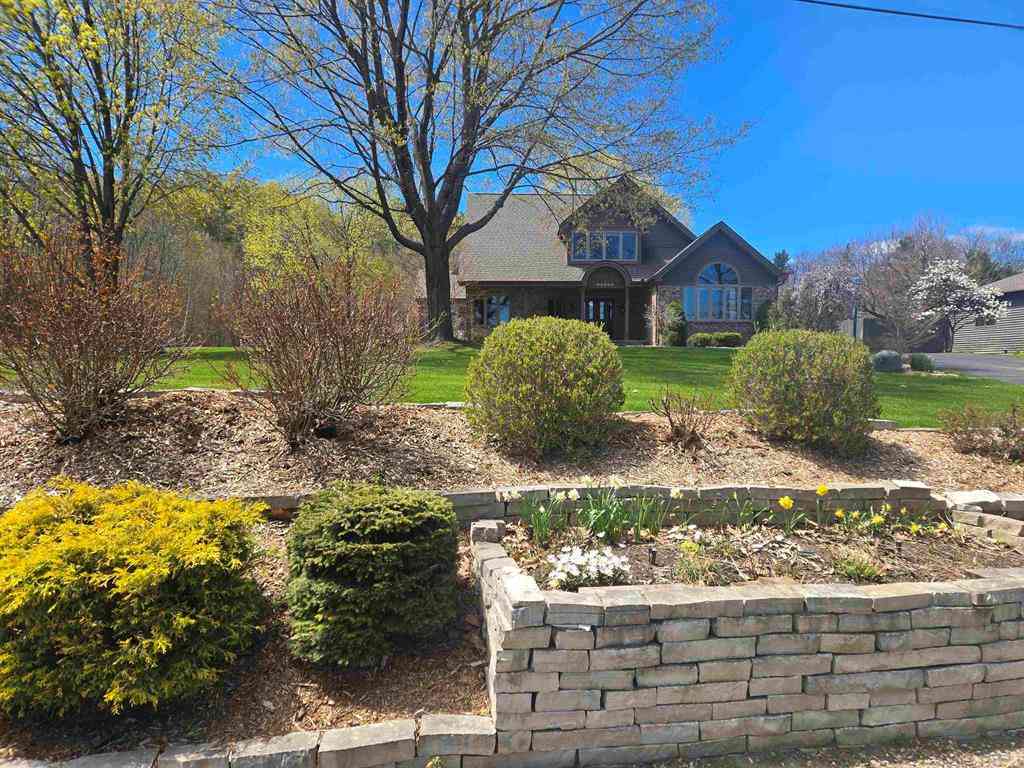 Homes For Sale - 12535 Bluff Road <br/> Traverse City, MI 49686