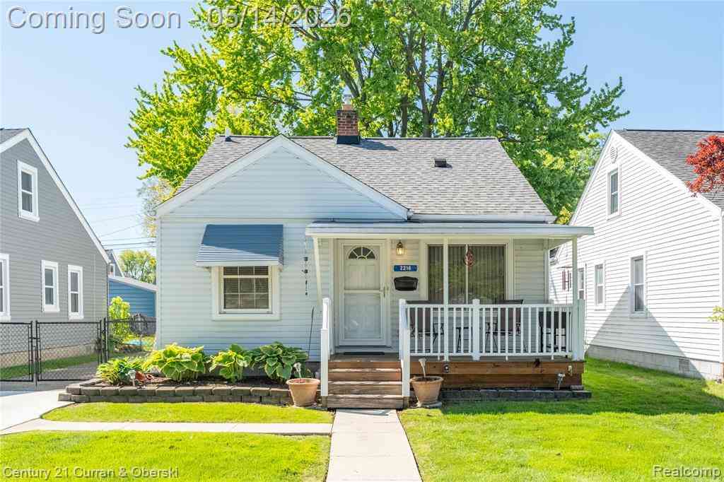 Homes For Sale - 2216 Mapledale Street <br/> Oakland County, Ferndale, MI 48220