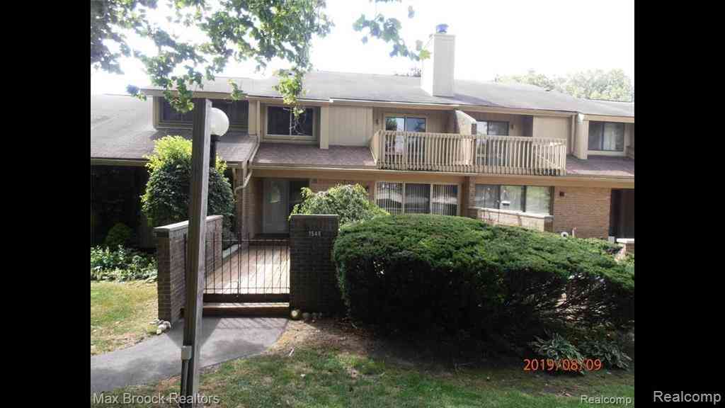 Condo For Sale - 1549 S Hill Boulevard <br/> Bloomfield Hills, MI 48304