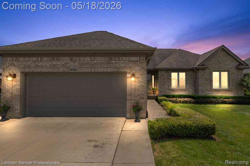 Homes For Sale - 16532 Moore Park Road <br/> Macomb, MI 48044