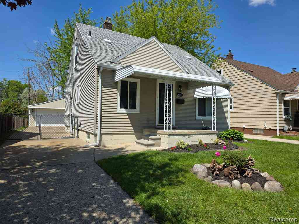Homes For Sale - 29571 Kelly Road <br/> Macomb County, Roseville, MI 48066