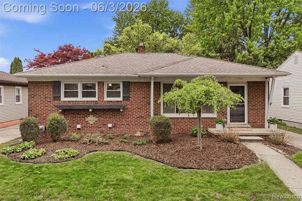Homes For Sale - 711 Symes Avenue <br/> Royal Oak, MI 48067