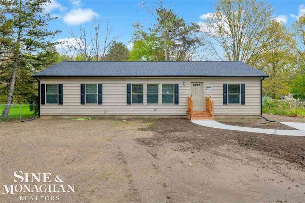 Homes For Sale - 2060 Washington Street <br/> Algonac, MI 48001